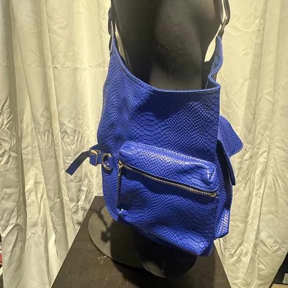 TACTICAL LEATHER VEST IN ROYAL BLUE - Picture 9 of 12